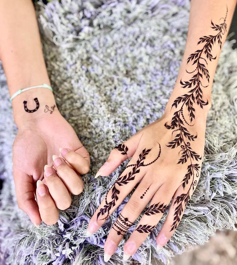 HENNA DESIGN